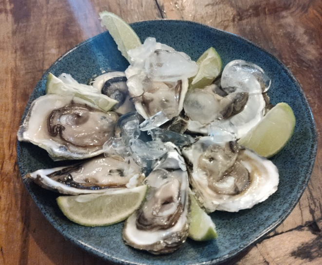 As ostras de Cananeia têm sabor muito particular e são comercializadas para o país inteiro. | Foto: Anacreon de Téos