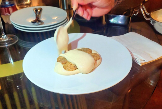 O Tiramisù é montado na mesa, à frente do cliente. | Foto: Anacreon de Téos