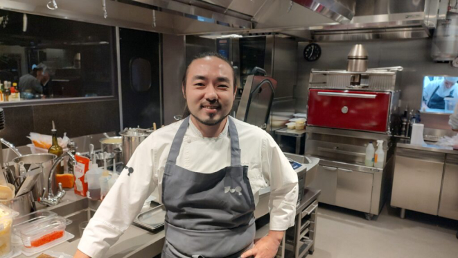 Chef Felipe Miyake apresentou os novos pratos do DUQ, para o período do Outono. | Foto: Anacreon de Téos