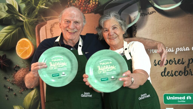 Marco Antonio Cury e Ione Moro Cury, vencedores do concurso "Pratos Feitos de História", da Unimed Curitiba. Foto: Israel de Oliveira