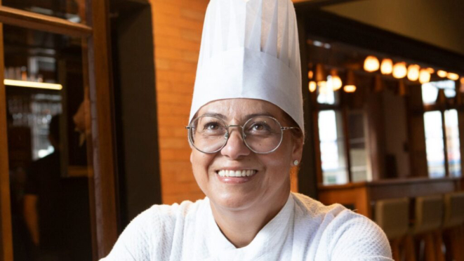 Eva dos Santos, chef do restaurante Tierra del Fuego em Curitiba e mentora do The Next Chef. Crédito: Divulgação.