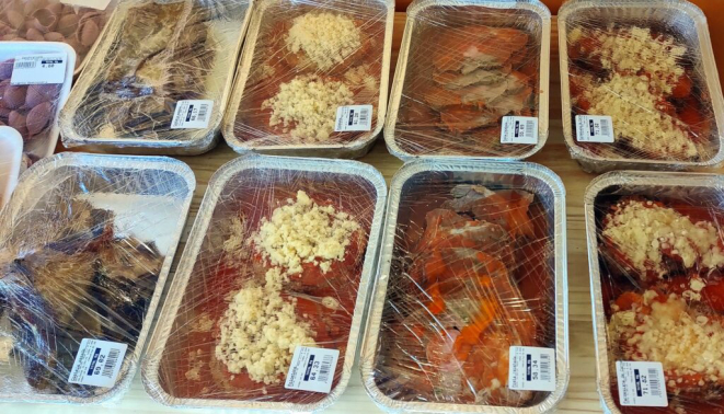 Para os fins de semana, atrações especiais, como Costela assada, Parmegianas de carne e de frango e Posta recheada. | Foto: Anacreon de Téos