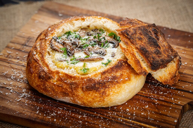 Sopa no Pãoé um dos itens da Toniolo Pães Artesanais para o Circuito Bom Gourmet de Inverno. Foto: Divulgação.