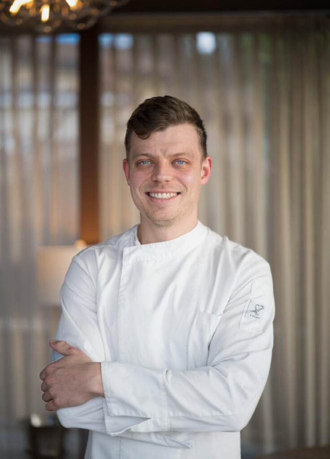 Do Piemonte, Robert Schoeffel, gaúcho radicado na Itália, conta como leva o sabor da infância e da cozinha do Sul do Brasil à alta gastronomia europeia.