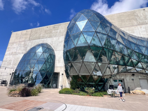 Do Museu Salvador Dalí, na Flórida, ao Prêmio Bom Gourmet em Curitiba