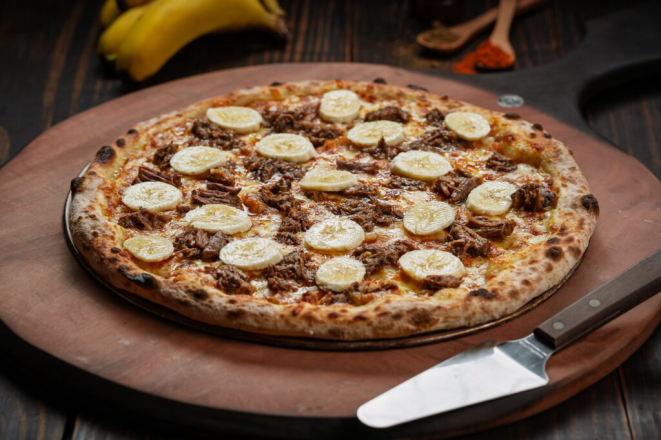 Pizza de Barreado, da BeatOven Pizzaria, tem 20% de desconto durante o Circuito. Foto: Divulgação.