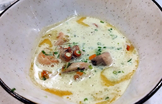 Cassoulet de frutos do mar , prato tradição na carreira de Ivan Lopes. | Foto: Anacreon de Téos
