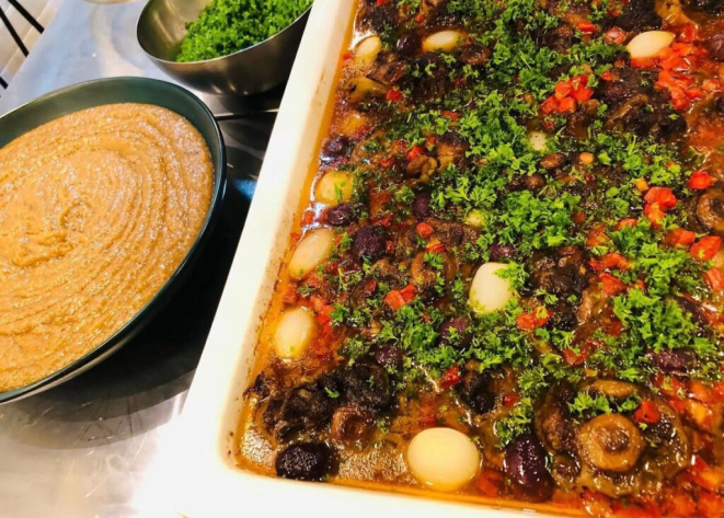 A Rabada do Rosa, com receita de família, é servido uma vez por ano no Rosa Thai. | Foto: Divulgação