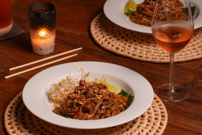 Pad May Filé Mignon, disponível no menu do estabelecimento May Restaurante. Crédito: Agência Vulgata.