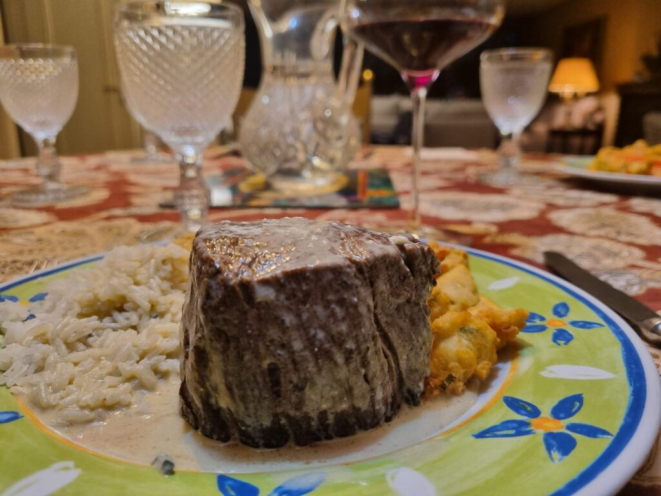 Medalhão de filé mignon ao molho de gorgonzola, uma das opções de mignon do Pachá. | Foto: Divulgação
