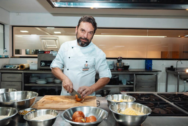 Chef Breno Rosa, professor e sócio da Inspirar Gourmet. Crédito: Divulgação.
