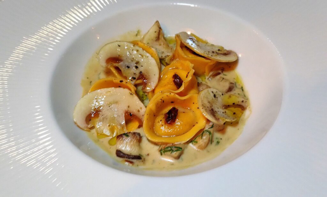 Esse é o Capelletti de polenta e porcini, no qual a polenta brilha como recheio da massa. Foto: Anacreon de Téos
