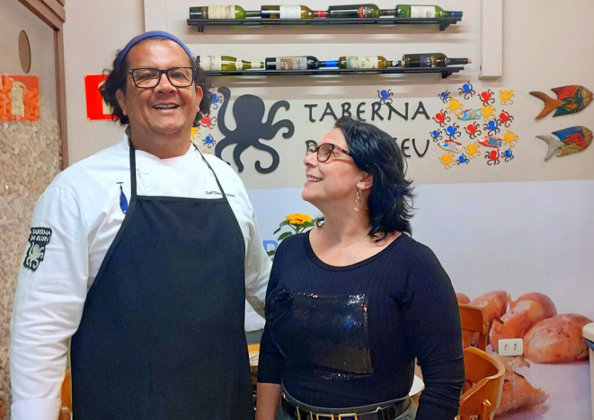 O chef Eliseu Fernandes e a restauratrice Rosana Bohnenstenghel, da Taberna do Eliseu. | Foto: Anacreon de Téos