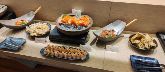 Sushis, sashimis, Yukhoe e tempura... | Foto: Anacreon de Téos
