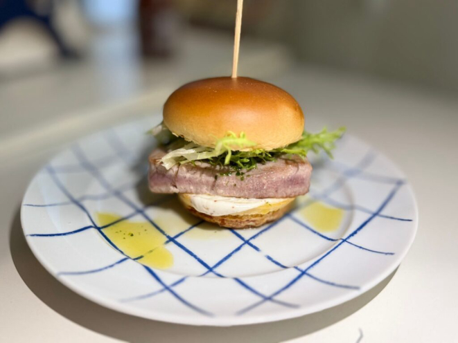 Trapiche Tuna steak, um dos sanduíches do menu do Boteco Trapiche. | Foto: Divulgação