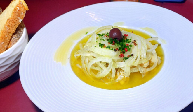 Escabeche de Bacalhau, fora do menu, mas atendendo pedidos é servido. | Foto: Anacreon de Téos