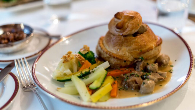 O Chüggelipastetli, prato típico de Lucerna. Crédito: Travelita/Pinterest/Reprodução.