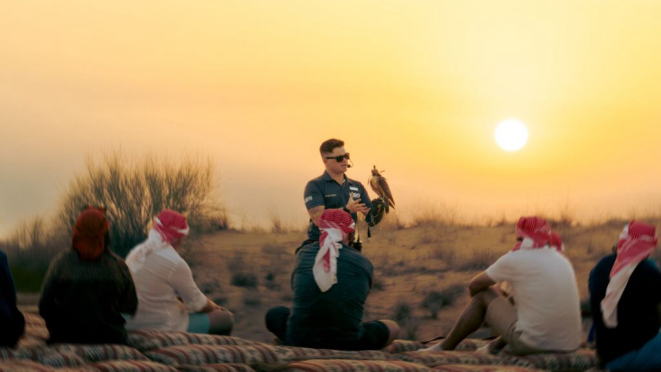 Arte da falcoaria ganha demonstração exclusiva no safari. Crédito: Platinum Heritage/Divulgação.