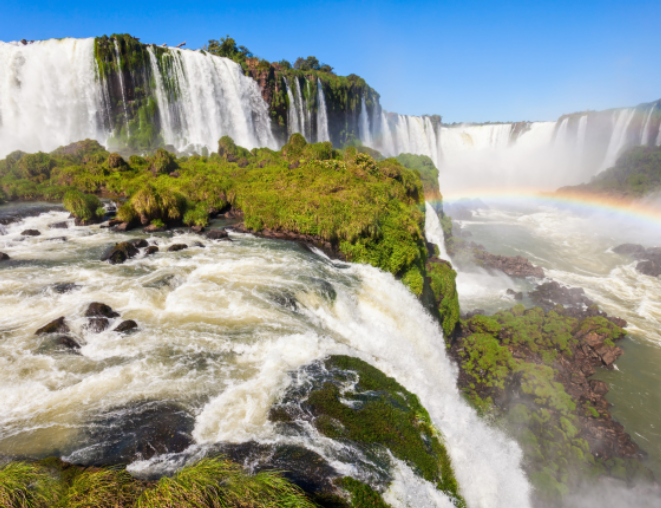 Cataratas de Foz do Iguaçu, uma das cidades do Interior do Paraná que terão o Festival Bom Gourmet 2026.
