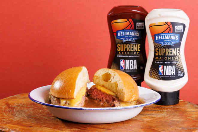 Burguer do Rei da Pickkles, participante do CWBurguer Fest. Crédito: Fernando Zequinão/CWBurguer Fest