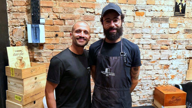Guilherme Balbino e Emanuel Mazza, parceiros de cozinha e salão no Palo Cortado.