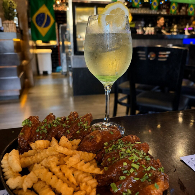 Double drink no The American Way. Créditos: Divulgação