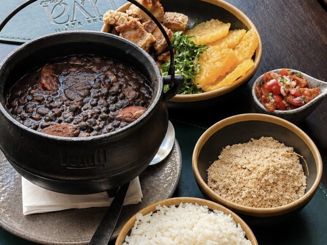 A primeira feijoada no Uva & Alma. Crédito: divulgação.
