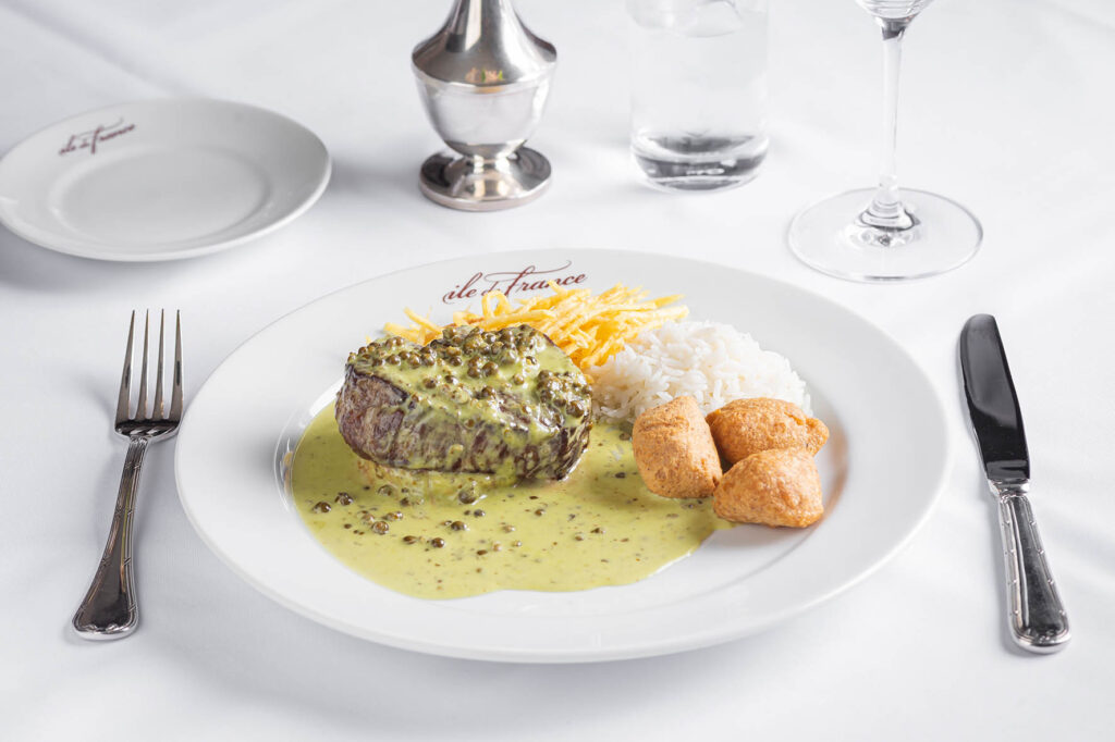 Steak au poivre sempre tem boa saída. | Foto: Priscilla Fiedler