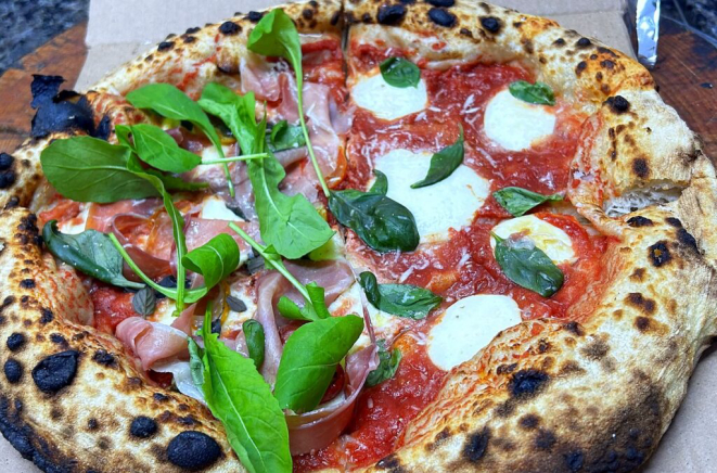 Pizza de Parma e Pizza Margherita original. | Foto: Denise da Vinha