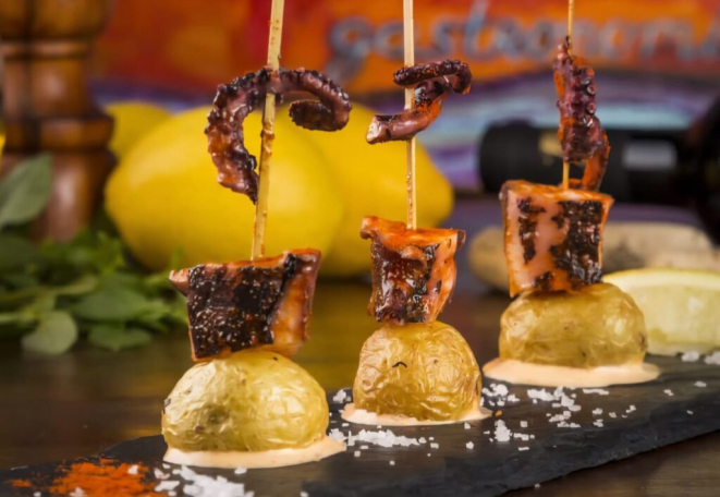 <em>Tentáculos de polvo galego, com páprica de la vera</em> - uma das atrações nos pratos da noite. | Foto: Divulgação