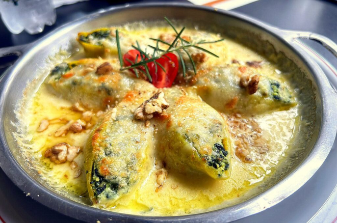 Conchiglione de ricota cremosa e espinafre. | Foto: Denise da Vinha