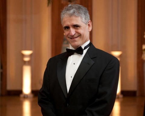 Para cerimonialista Roberto Cohen, mesmo os casamentos clássicos devem ter o DNA dos noivos