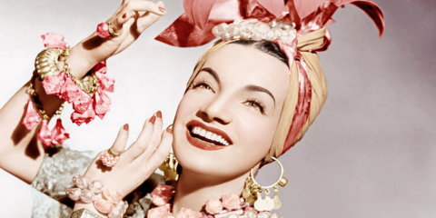 Influências de Carmen Miranda na moda continuam atuais mesmo 61 anos depois da sua morte