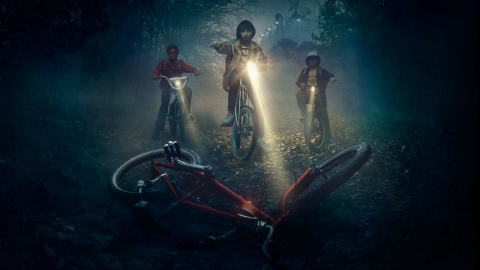 Nostalgia fashion: “Stranger Things” resgata modinhas dos anos 1980