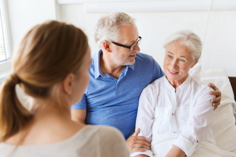 Os problemas de cuidar dos parentes idosos antes do tempo previsto