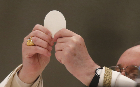 Vaticano proíbe uso de hóstia sem glúten em celebrações católicas