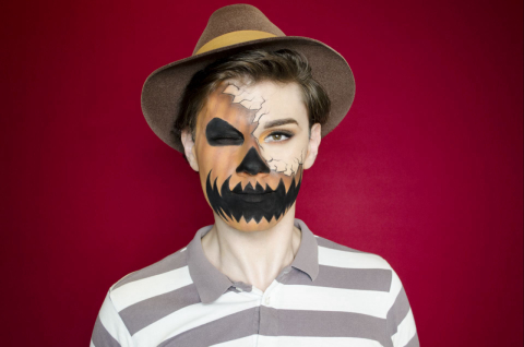 Tutorial: aprenda a fazer uma maquiagem de “abóbora maligna” para o Halloween