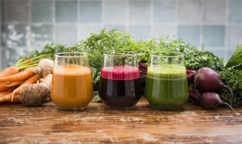 Sucos verdes são altamente nutritivos e têm hora certa para serem tomados