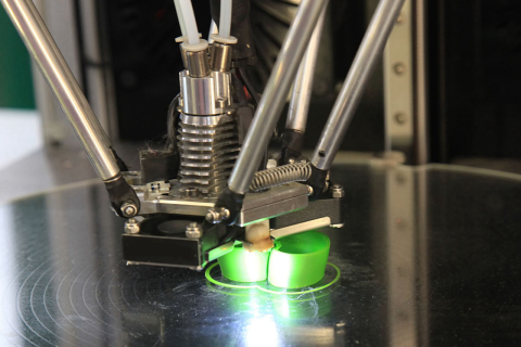 Medicina usa peças impressas em 3D para próteses customizadas e ajuda em cirurgias