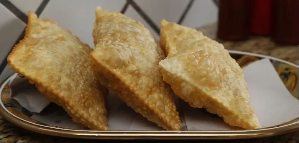 A Oriental faz o pastel como manda a tradição