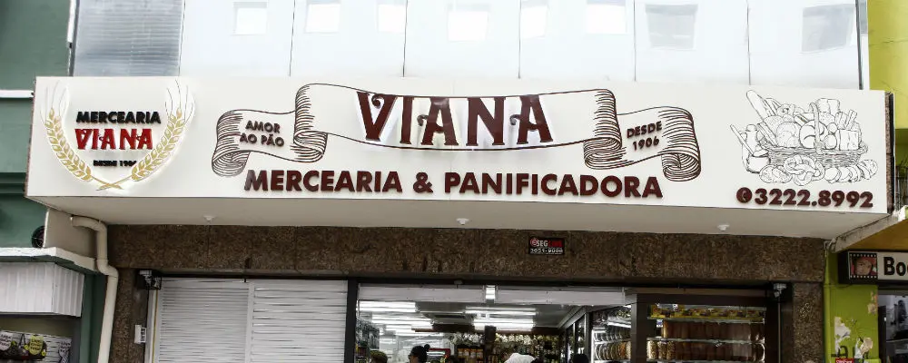 Centenária Mercearia Viana, em Curitiba, produz mais de 5 mil pães por dia