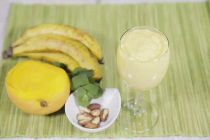 Receita de smoothie de iogurte e frutas