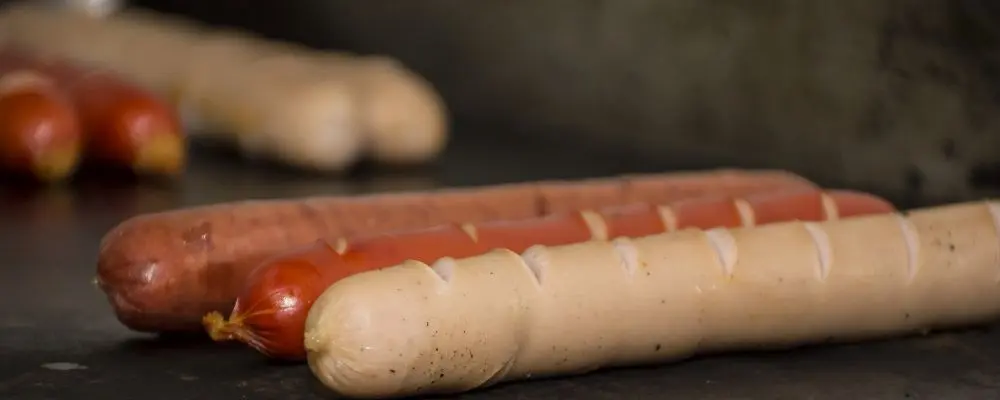 Do que são feitas as salsichas? Algumas são de carne, mas outras…