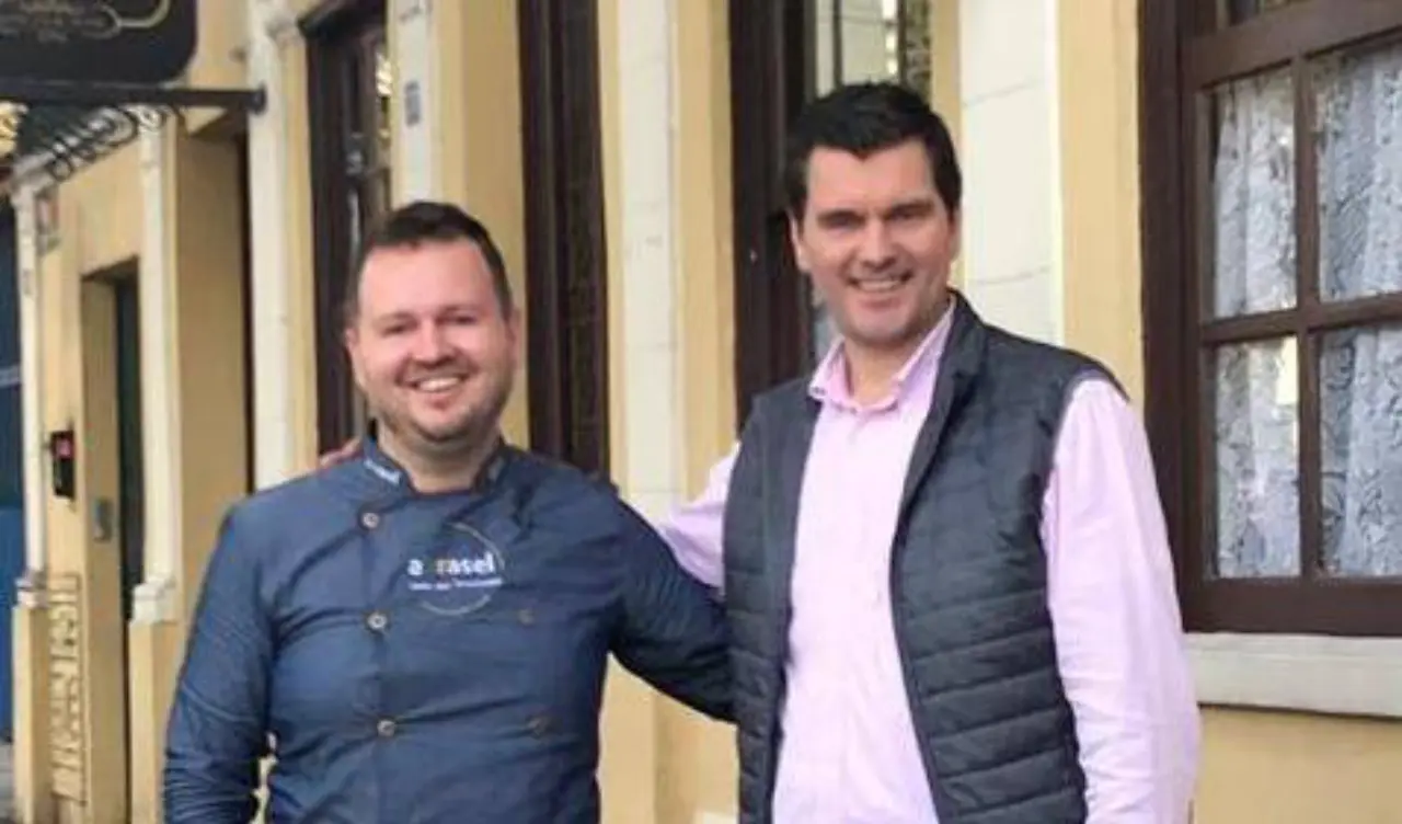 Um chef inspirado e um enólogo renomado se juntam e promovem jantar secreto top