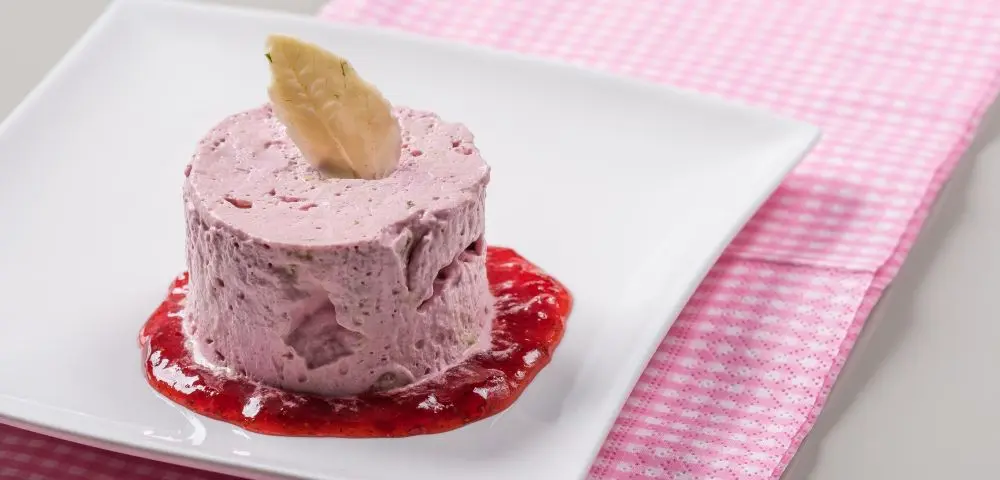 Como usar o hibisco desidratado em receitas doces
