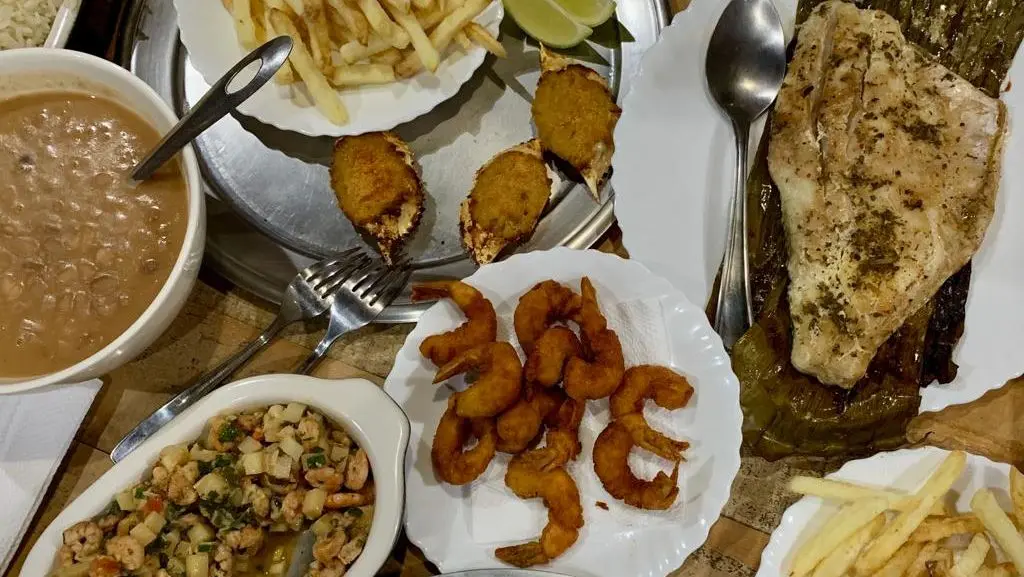 Descubra como é a culinária caiçara das ilhas do litoral paranaense