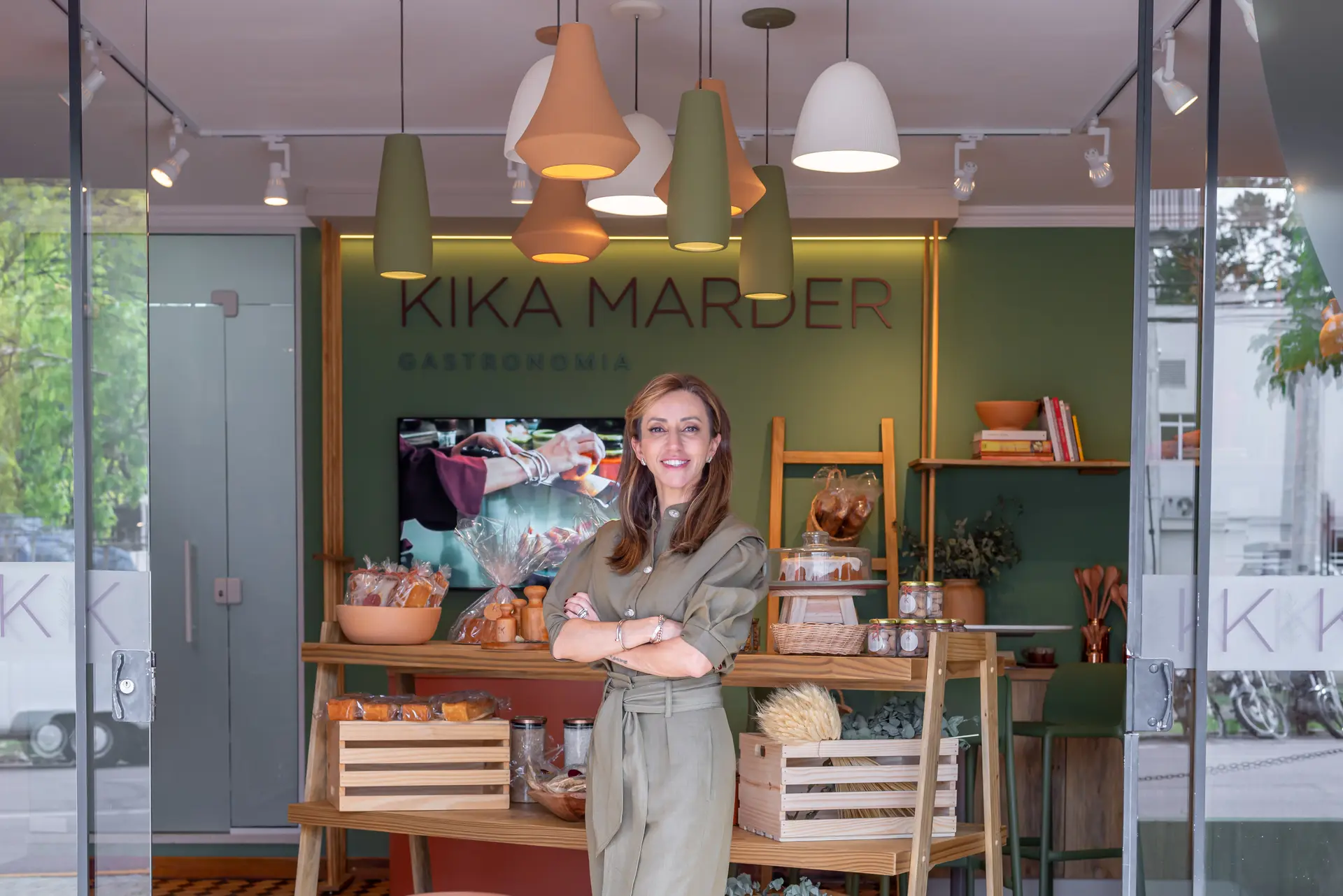 Chef Kika Marder inaugura empório no Batel