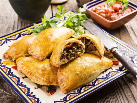 Aprenda a fazer empanadas, o pastel argentino
