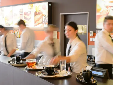Food services querem inovar, mas precisam de apoio e método, mostra pesquisa do Programa Fogo Alto