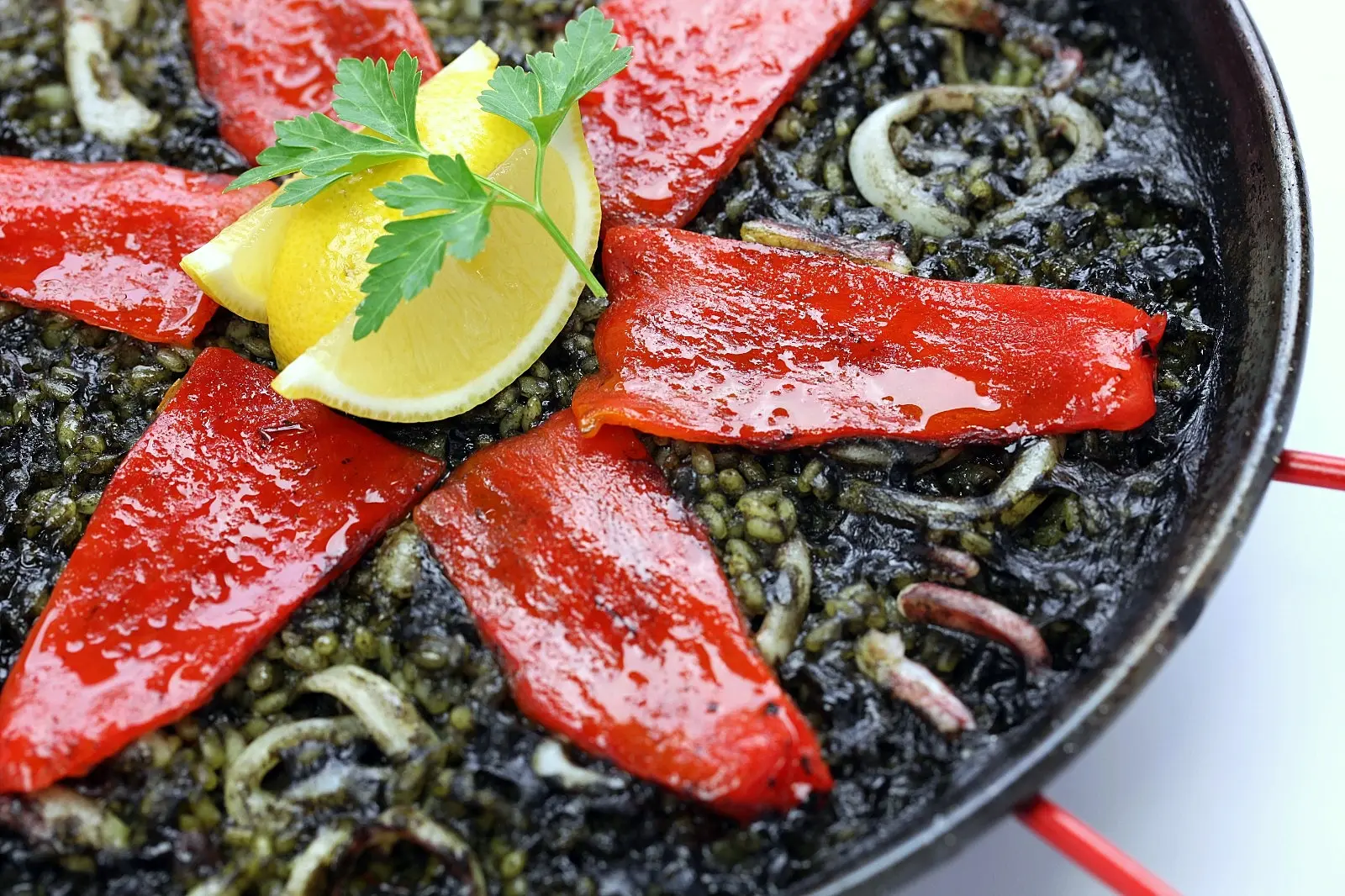 Ibérico inclui três paellas diferentes na programação do carnaval curitibano